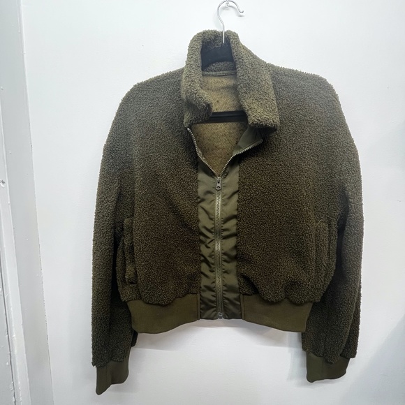 Green Fuzzy Cropped Zip Jacket Size S - Picture 2 of 3